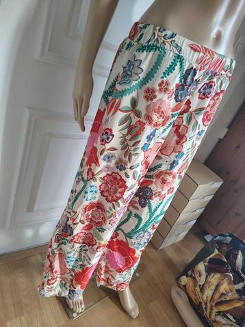 lange zomerbroek beschikbaar voor biedingen