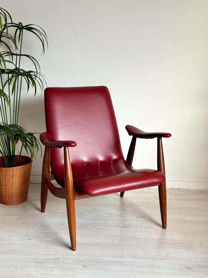 Vintage fauteuil Louis van Teeffelen Webe jaren 60, Huis en Inrichting, Fauteuils, Zo goed als nieuw, Hout, Leer, 50 tot 75 cm