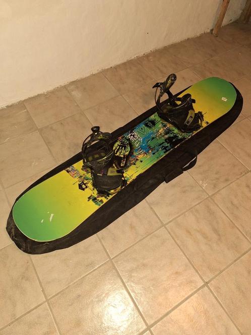 Mooie flowbindingen met bord, Sport en Fitness, Snowboarden, Zo goed als nieuw, Bindingen, Ophalen of Verzenden