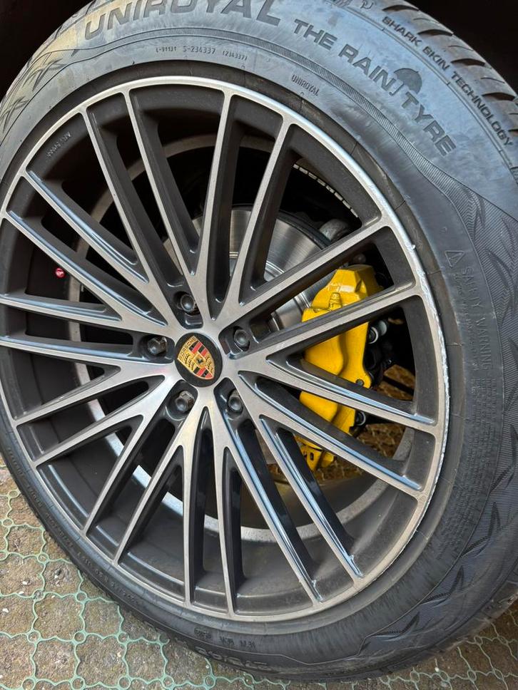 4xJantes et 4xPneus porsche cayenne, Auto-onderdelen, Banden en Velgen, Velg(en), 20 inch, Overige, Overig, Ophalen