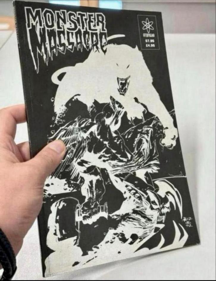 Monster Massacre - Silver Foil Edition 1993 Atomeka Comic, Boeken, Strips | Comics, Zo goed als nieuw, Amerika, Ophalen of Verzenden