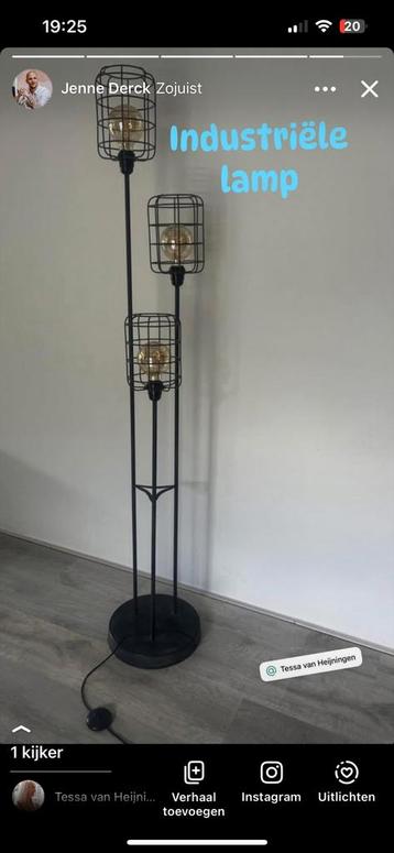Industriële staanlamp beschikbaar voor biedingen