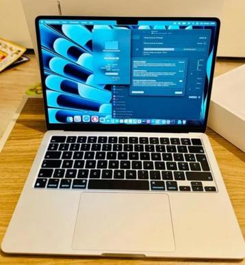 Macbook Air 2024 M3 256GB beschikbaar voor biedingen