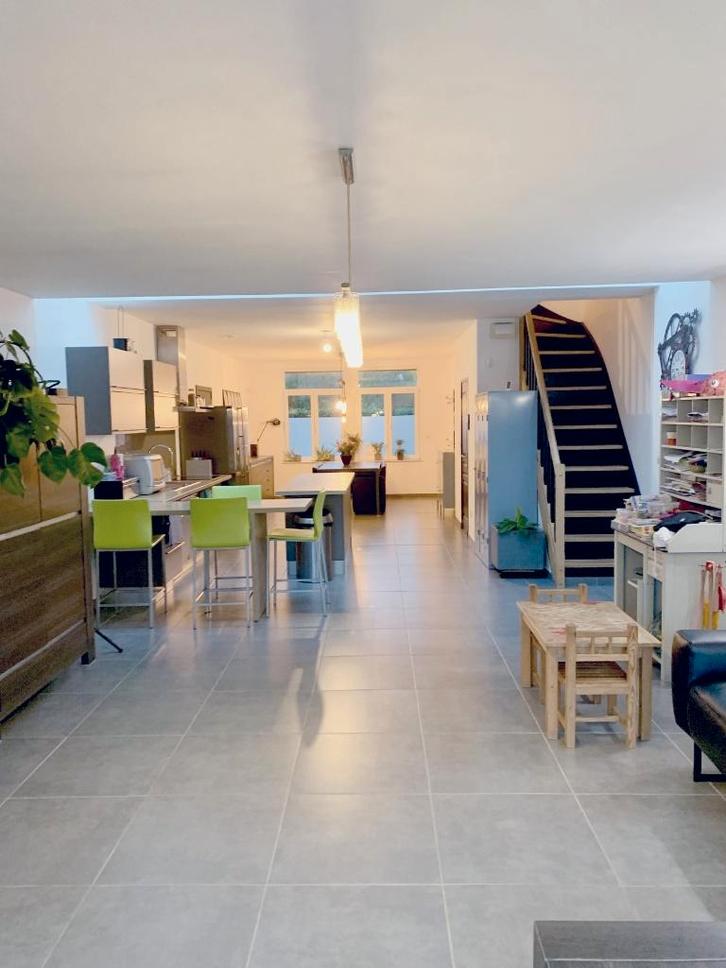 BOIS FICHAUX - Maison rénovée 4ch., jardin & parking 2 v., Immo, Huizen en Appartementen te koop, Provincie Henegouwen, 500 tot 1000 m²