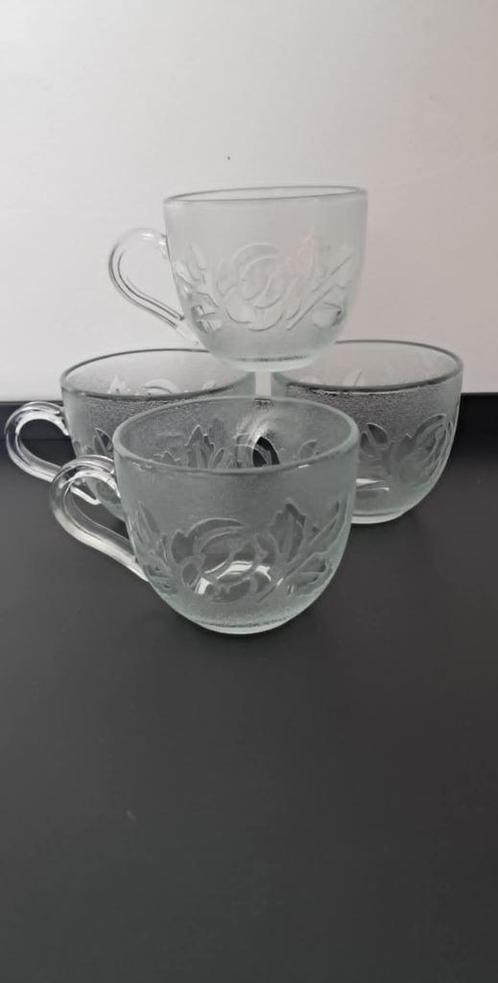 4 tasses en verre trempé, décor roses, Antiek en Kunst, Antiek | Glaswerk en Kristal, Ophalen