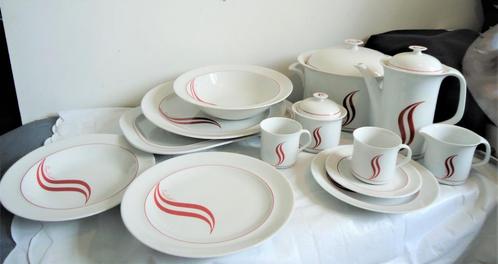 Servies Paris Pierre Cardin Design 10 pers 45 delig💑🤗☕🎁👌, Antiek en Kunst, Antiek | Servies compleet, Ophalen of Verzenden