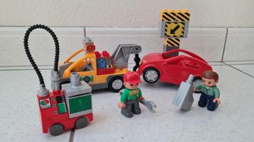 Playmobil garage € 15 beschikbaar voor biedingen