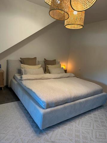 BEIGE tweepersoonsbed 180x200, Enlèvement, Comme neuf, Beige