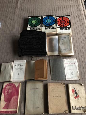 4 missalen en 7 gebedenboeken beschikbaar voor biedingen