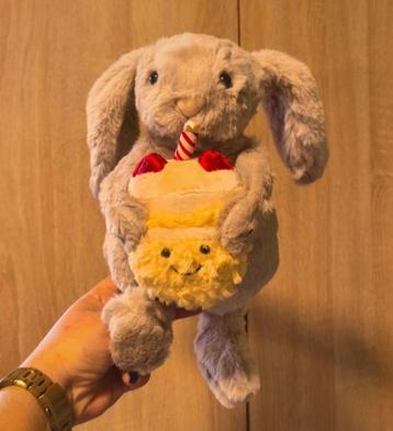 Jellycat Bashful Beige Bunny 'Birthday' - Nieuw beschikbaar voor biedingen