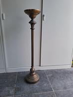 Chandelier sur pied, Enlèvement