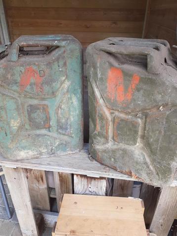 Jerrycans, Enlèvement