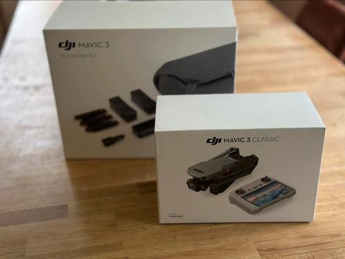 DJI Mavic 3 Classic fly more kit + RM330 smart controller, Audio, Tv en Foto, Drones, Zo goed als nieuw, Drone met camera, Ophalen of Verzenden