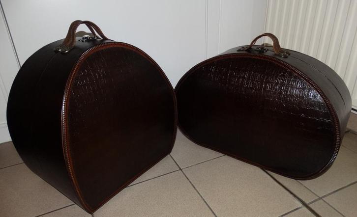 Set van 2 vintage koffers., Bijoux, Sacs & Beauté, Valises, Comme neuf, Autres matériaux, Moins de 50 cm, 35 à 45 cm, Clé, Enlèvement