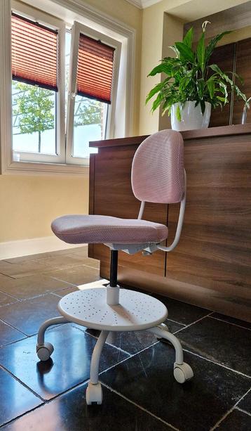 Kinderbureaustoel, lichtroze (VIMUND, Ikea) beschikbaar voor biedingen