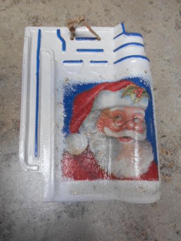 Nieuwe beschilderde dakpan "Kerstman" beschikbaar voor biedingen