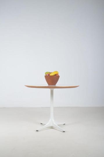 Tafel ontworpen door George Nelson voor Herman Miller, '60