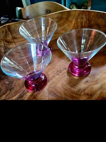 Set van 3 prachtige vintage martini , coctail , ...glazen beschikbaar voor biedingen