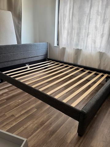 Bed 160cm bijna neiwe beschikbaar voor biedingen