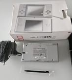 Nintendo DS Lite console incl 1 Mario spel, Games en Spelcomputers, Spelcomputers | Nintendo DS, Ophalen of Verzenden, Zilver