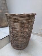 Grote mand, gevlochten riet. Vintage, Ophalen, Mand