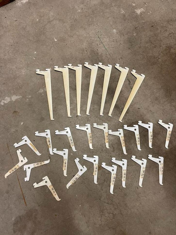 Lot metalen  plankdragers., Doe-het-zelf en Bouw, Metalen, Ophalen of Verzenden