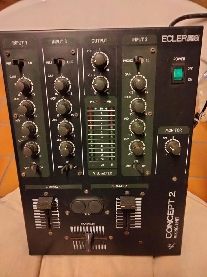 ....TRÈS RARE...Table de mixage Ecler concept2. 2 voies, Musique & Instruments, Tables de mixage, Utilisé, Moins de 5 canaux, Entrée micro