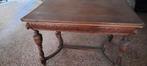 Massieve houten tafel met leeuwenkopjes.
120 x84 x 74 H, Ophalen