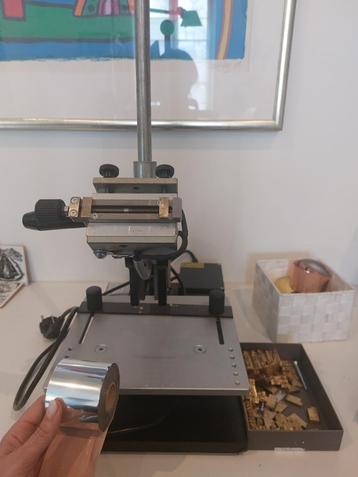 Metalic Elephant Hotfoil met set van letters (KSF mini)  beschikbaar voor biedingen