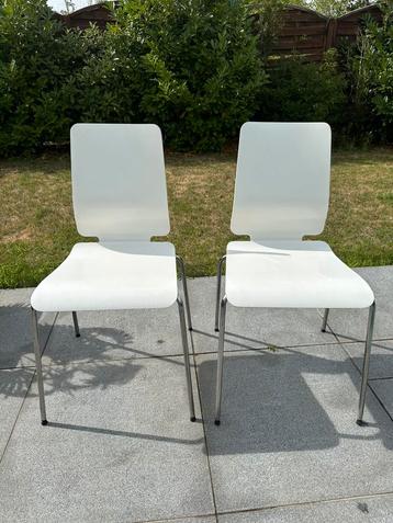 2 Chaises GILBERT – Design vintage blanc (Carina Bengs) beschikbaar voor biedingen