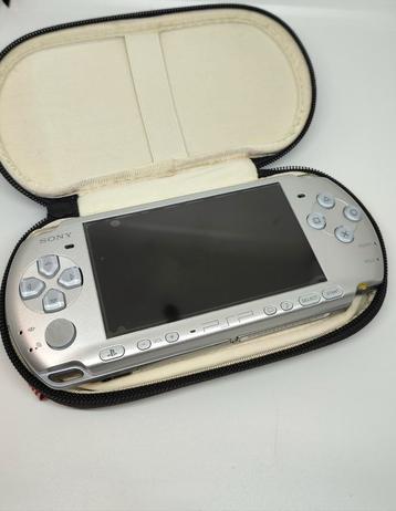 Sony PSP grijs in nieuwstaat  beschikbaar voor biedingen