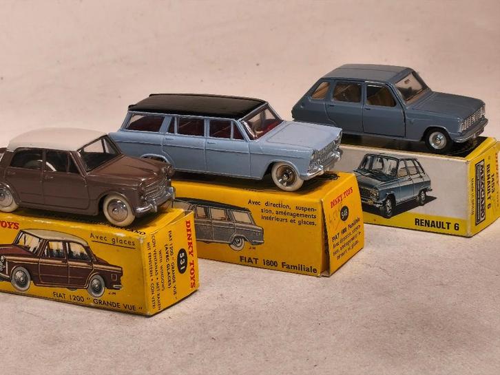 DINKY TOYS IN DOZEN 3 MODELLEN, Hobby en Vrije tijd, Modelauto's | 1:43, Zo goed als nieuw, Auto, Dinky Toys, Ophalen of Verzenden