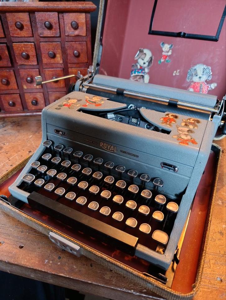 1949 Royal Arrow draagbare typemachine, Antiek en Kunst, Antiek | Woonaccessoires