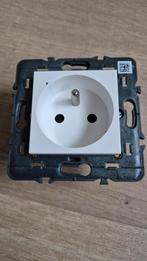 Smart stopcontact Legrand Valena Netatmo zigbee, Doe-het-zelf en Bouw, Elektriciteit en Kabels, Ophalen of Verzenden, Nieuw