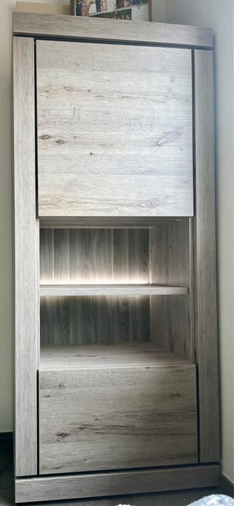 Verlichte, houten kast, zo goed als nieuw (deel v. set), Huis en Inrichting, Kasten | Overige, Zo goed als nieuw, Ophalen
