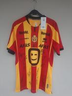 Voetbalshirt KV Mechelen gesigneerd door de volledige ploeg., Verzamelen, Ophalen of Verzenden, Nieuw, Shirt