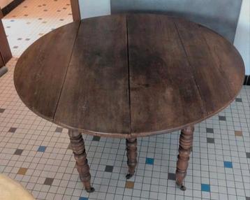 🟪 Louis-Philippe tafel van 6 voet met wielen in gebrandschi beschikbaar voor biedingen