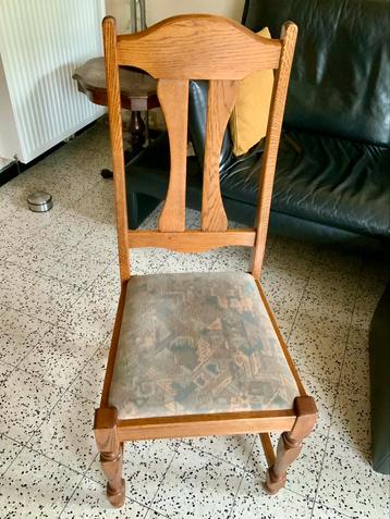 6 massief houten stoelen met stoffen zitting. beschikbaar voor biedingen