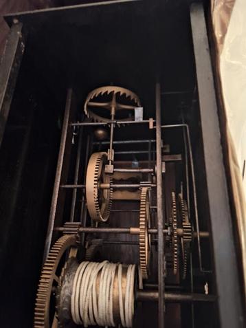 staande comtoise klok beschikbaar voor biedingen