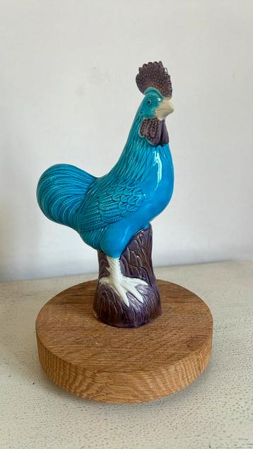 Blauwe keramiek haan. Getekend beschikbaar voor biedingen