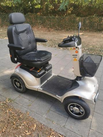 Scootmobiel goed staat bijna nieuw alles werkt perfect  beschikbaar voor biedingen