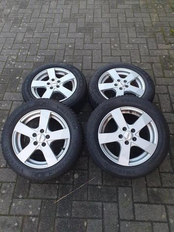 Dezent 15 inch velgen 5x100 met nieuwe banden vredestein beschikbaar voor biedingen