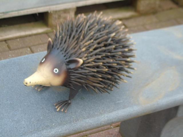 Standbeeld van een egel in smeedijzer van Colors., Tuin en Terras, Tuinbeelden, Nieuw, Dierenbeeld, Metaal, Ophalen of Verzenden