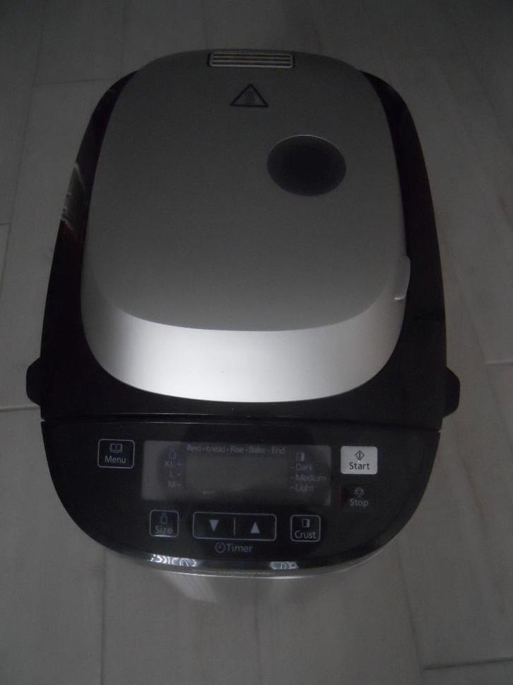 broodbakmachine, Elektronische apparatuur, Broodbakmachines, Zo goed als nieuw, Met timer, 400 tot 800 gram deeg, Meer dan 10 programma's