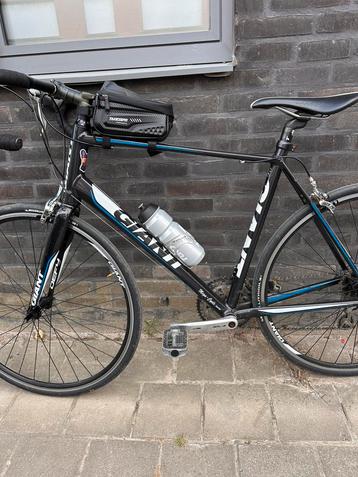 Koersfiets Giant (L) beschikbaar voor biedingen