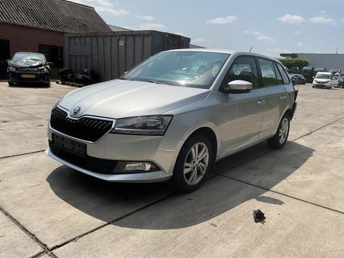 SPATBORD LINKS VOOR Fabia III Combi (NJ5) (|6V0821105|), Auto-onderdelen, Carrosserie, Spatbord, Skoda, Voor, Links, Gebruikt