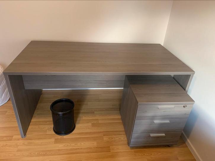 Bureau met rolkast, Huis en Inrichting, Bureaus, Zo goed als nieuw, Bureau, Ophalen