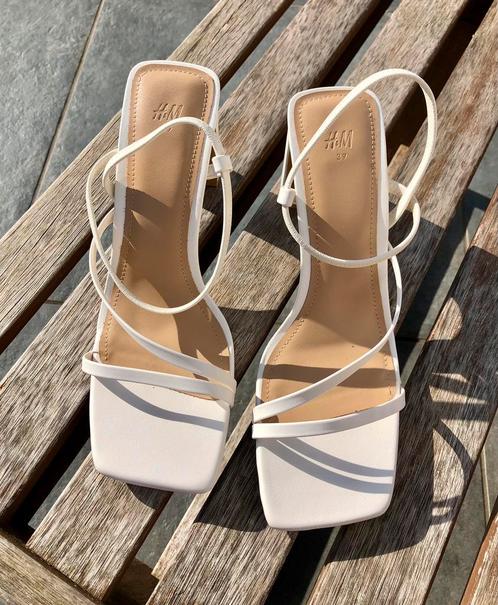 Jolies sandales Zara blanches P39, neuves, Vêtements | Femmes, Chaussures, Neuf, Escarpins, Blanc, Enlèvement ou Envoi