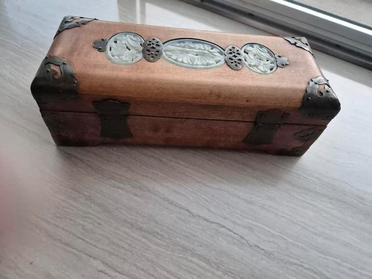 Oude chinese juwelenkist met jade plaquettes, Antiek en Kunst, Curiosa en Brocante, Ophalen of Verzenden
