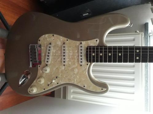 Fender 1997 Custom Shop Stratocaster, Musique & Instruments, Instruments à corde | Guitares | Électriques, Utilisé, Solid body